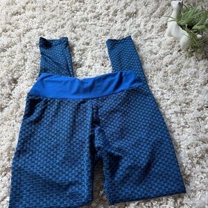 Blue scrunchie butt booty shaping workout Textured Leggings